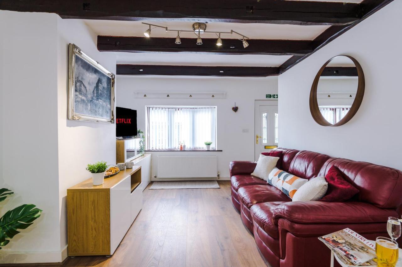 Sunshine Cottage By Happy Sunshine Stay Golborne Εξωτερικό φωτογραφία