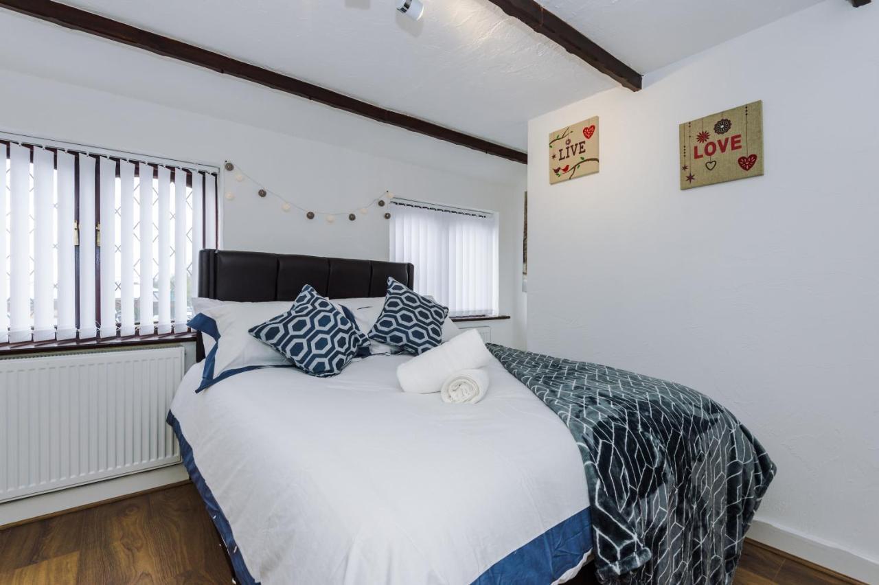 Sunshine Cottage By Happy Sunshine Stay Golborne Εξωτερικό φωτογραφία